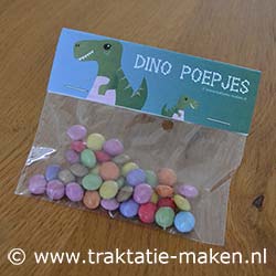 afbeelding van de traktatie Dino poepjes