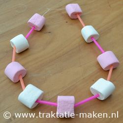 afbeelding van de traktatie Marsh Mallows Ketting 